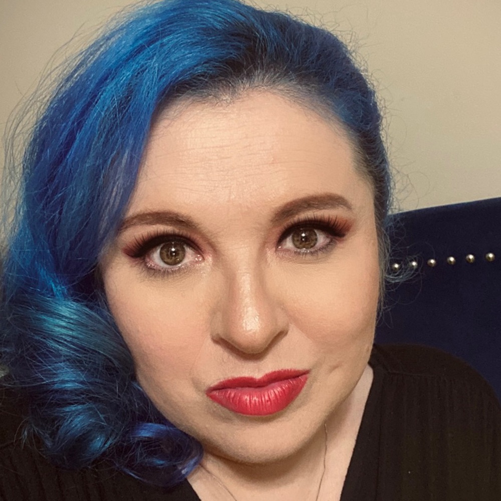 Meet your Posher, Luisa